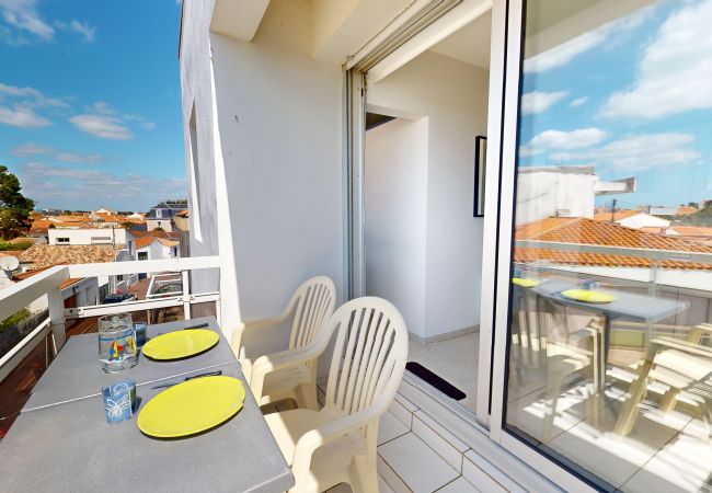 Appartement à Saint-Gilles-Croix-de-Vie - Le Phare du Port avec balcon